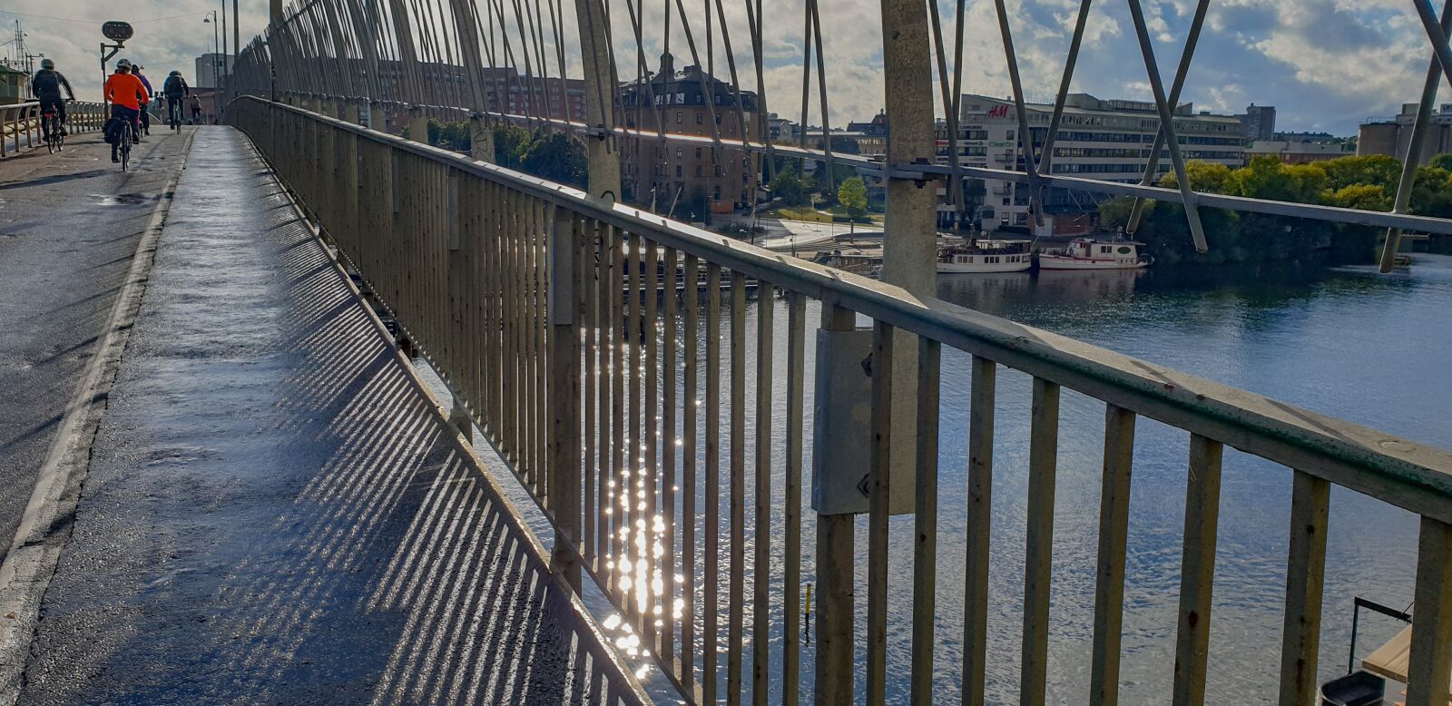 Samsung SM-G960F sample photo. Bridge, railing, light photography