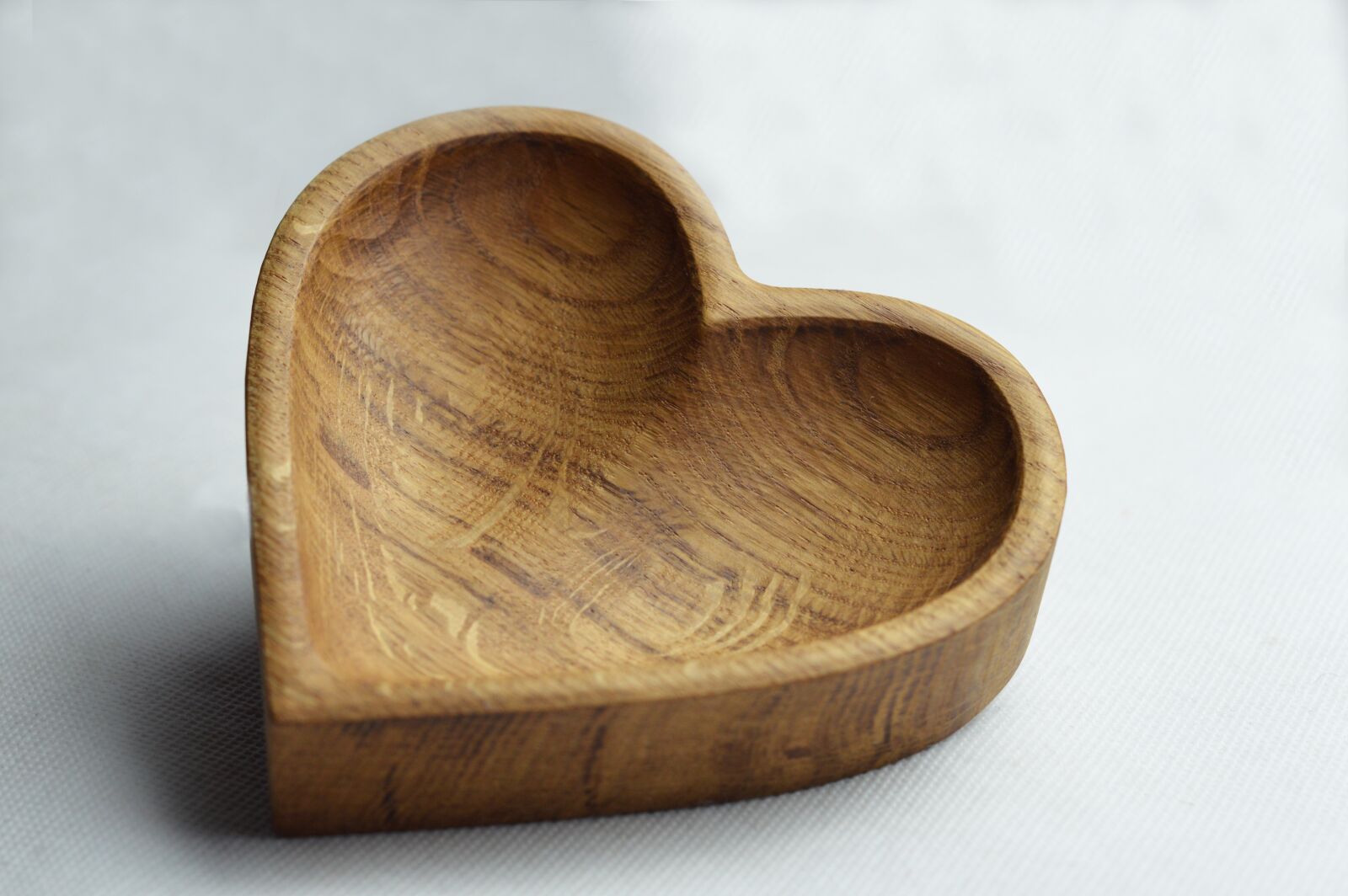 Nikon D3200 sample photo. Bowl, wood, heart photography