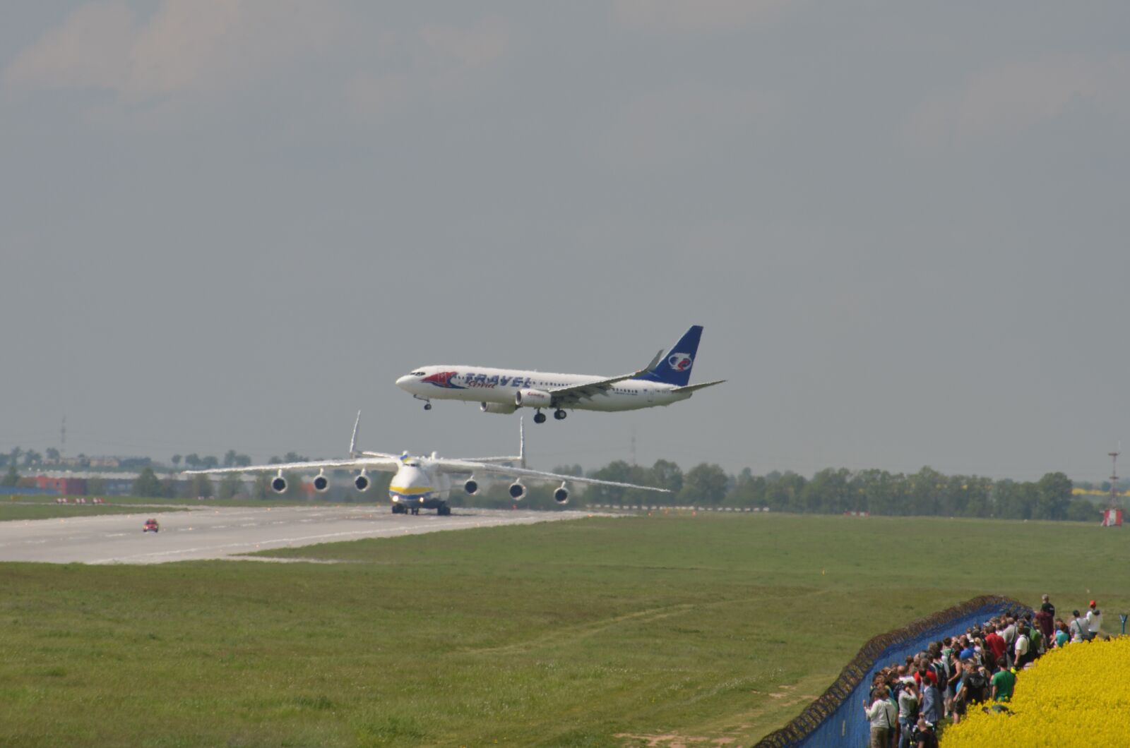 Nikon D5100 sample photo. Airport, antonov, aircraft photography