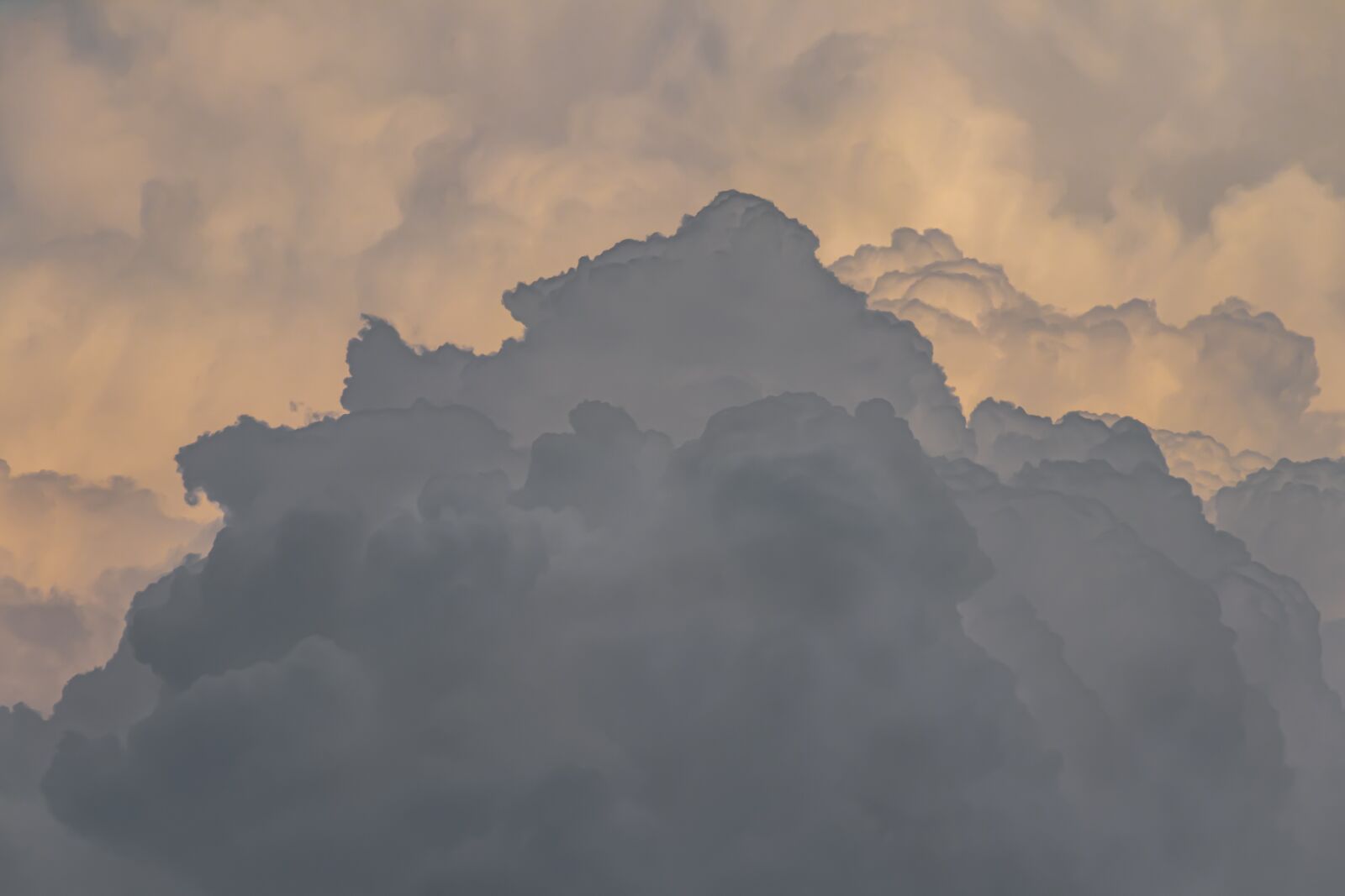 Canon EOS 80D sample photo. Clouds, cumulus, sky photography
