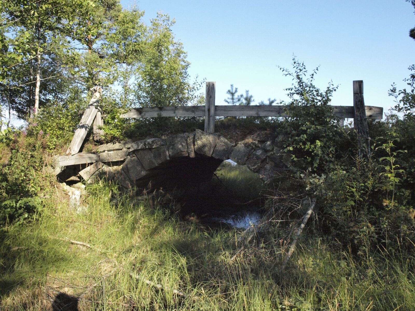 Olympus E-450 (EVOLT E-450) sample photo. Bridge, ruin, sweden photography