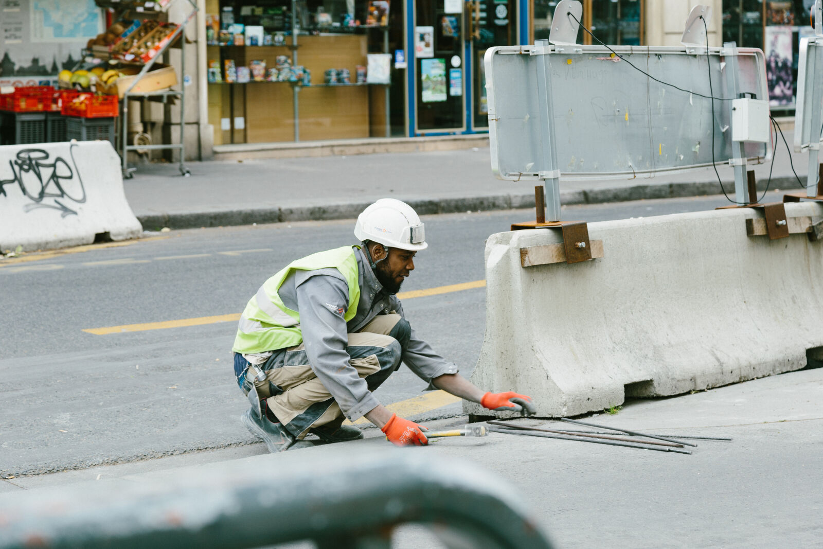 Canon EF 24-105mm F4L IS USM sample photo. Asphalt, blur, city, cityscape photography