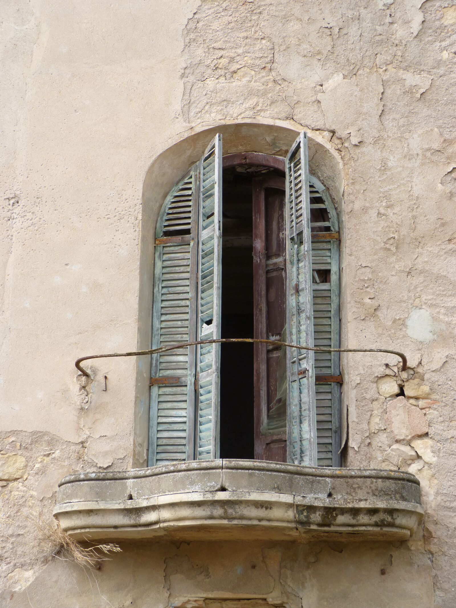 Panasonic DMC-FZ62 sample photo. Window, balcony, storm windows photography