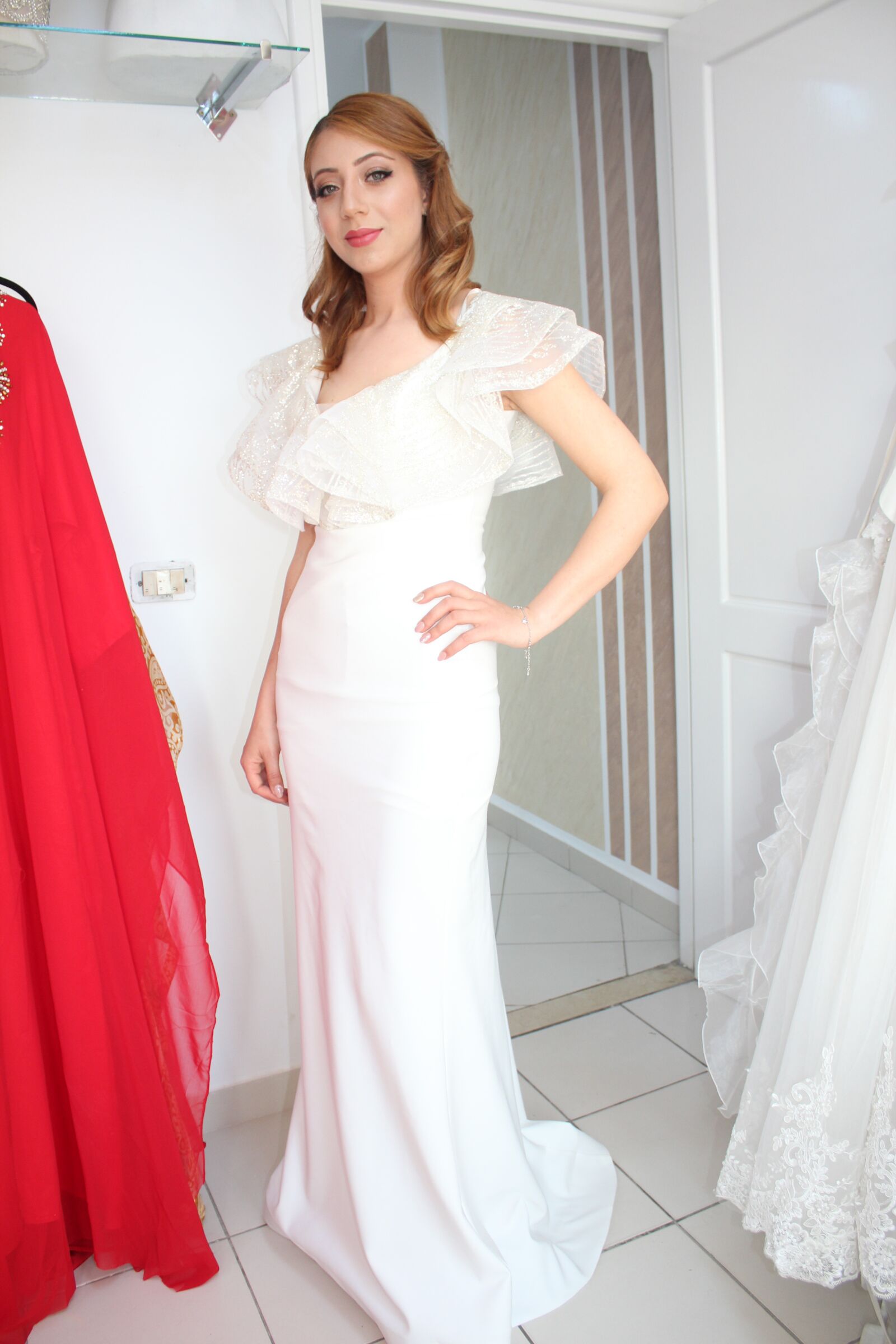 Canon EOS 600D (Rebel EOS T3i / EOS Kiss X5) sample photo. Bride, pretty, wedding photography