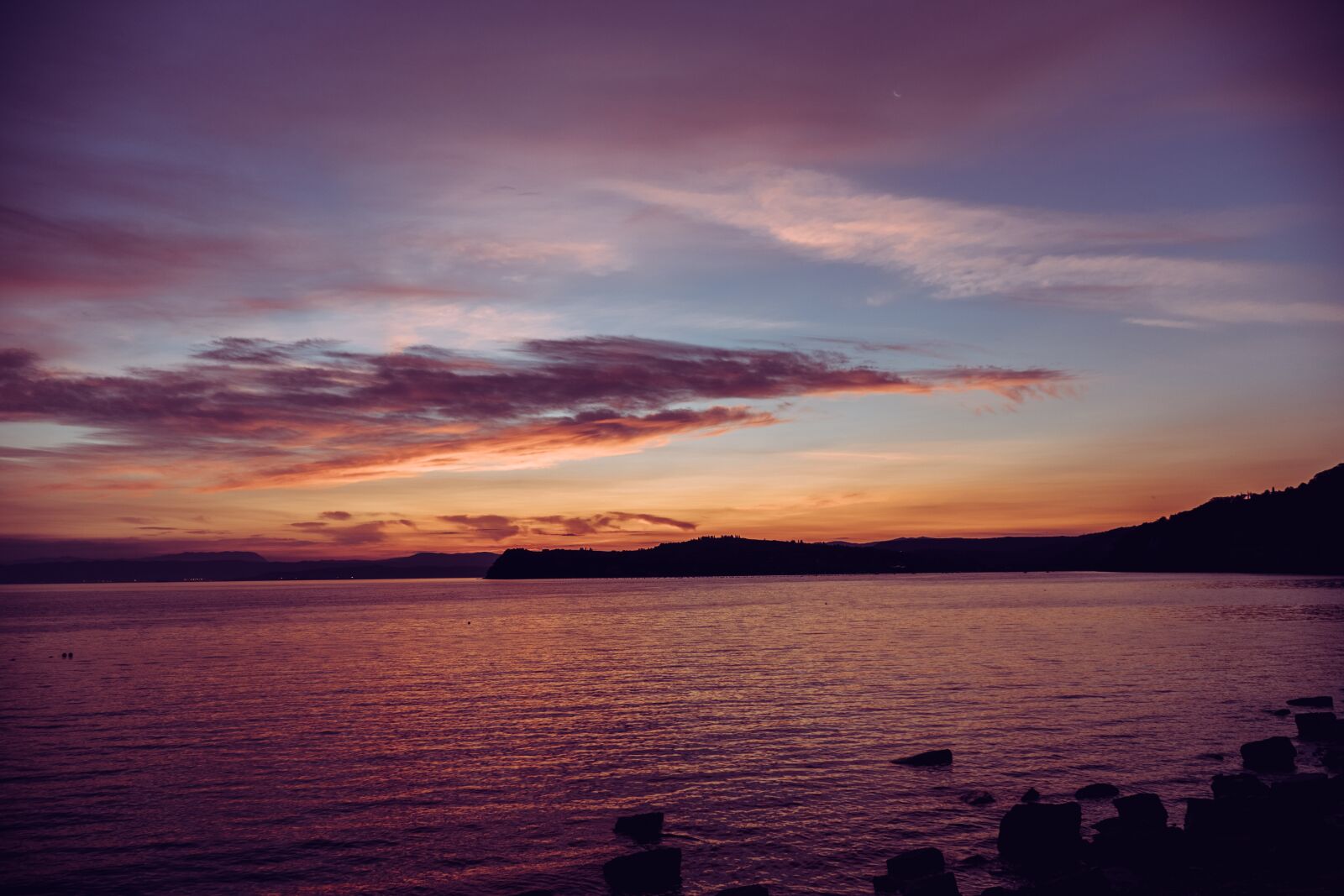 Sony E PZ 18-105mm F4 G OSS sample photo. Sunset, seaside, sunrise photography