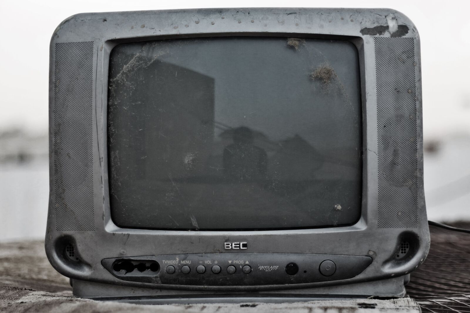 Canon EOS 700D (EOS Rebel T5i / EOS Kiss X7i) + Canon EF 50mm F1.8 II sample photo. The, old, tv photography