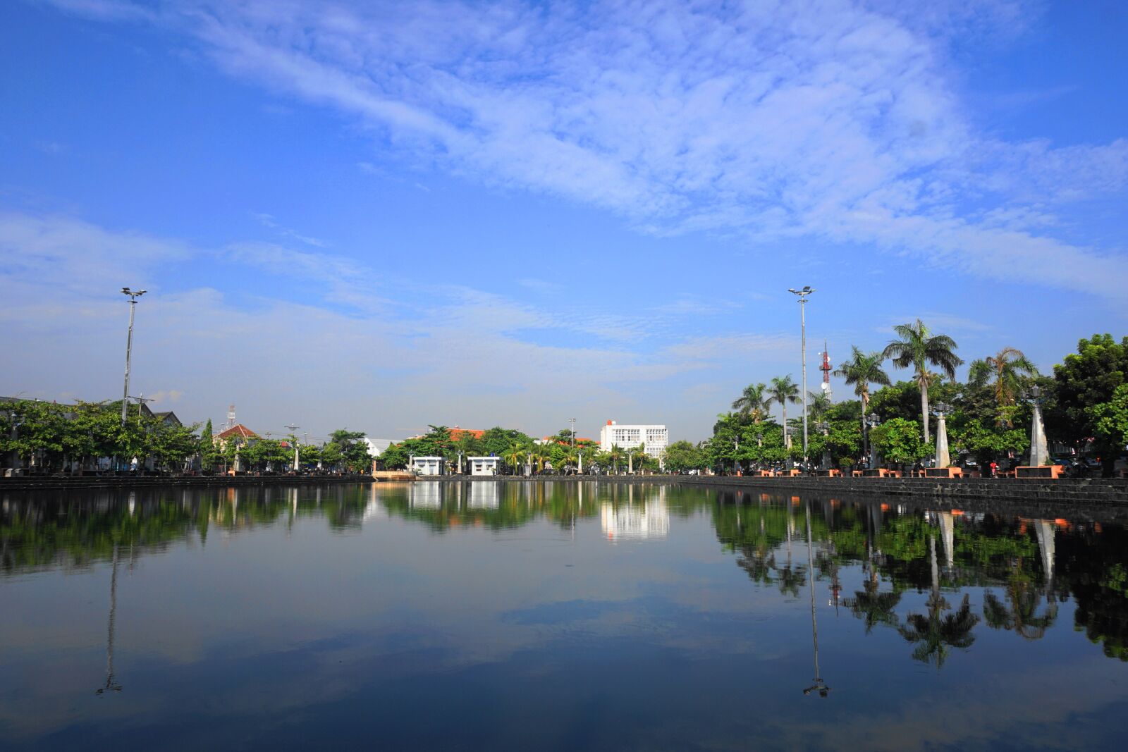 Sony a6000 sample photo. Water, lake, city photography