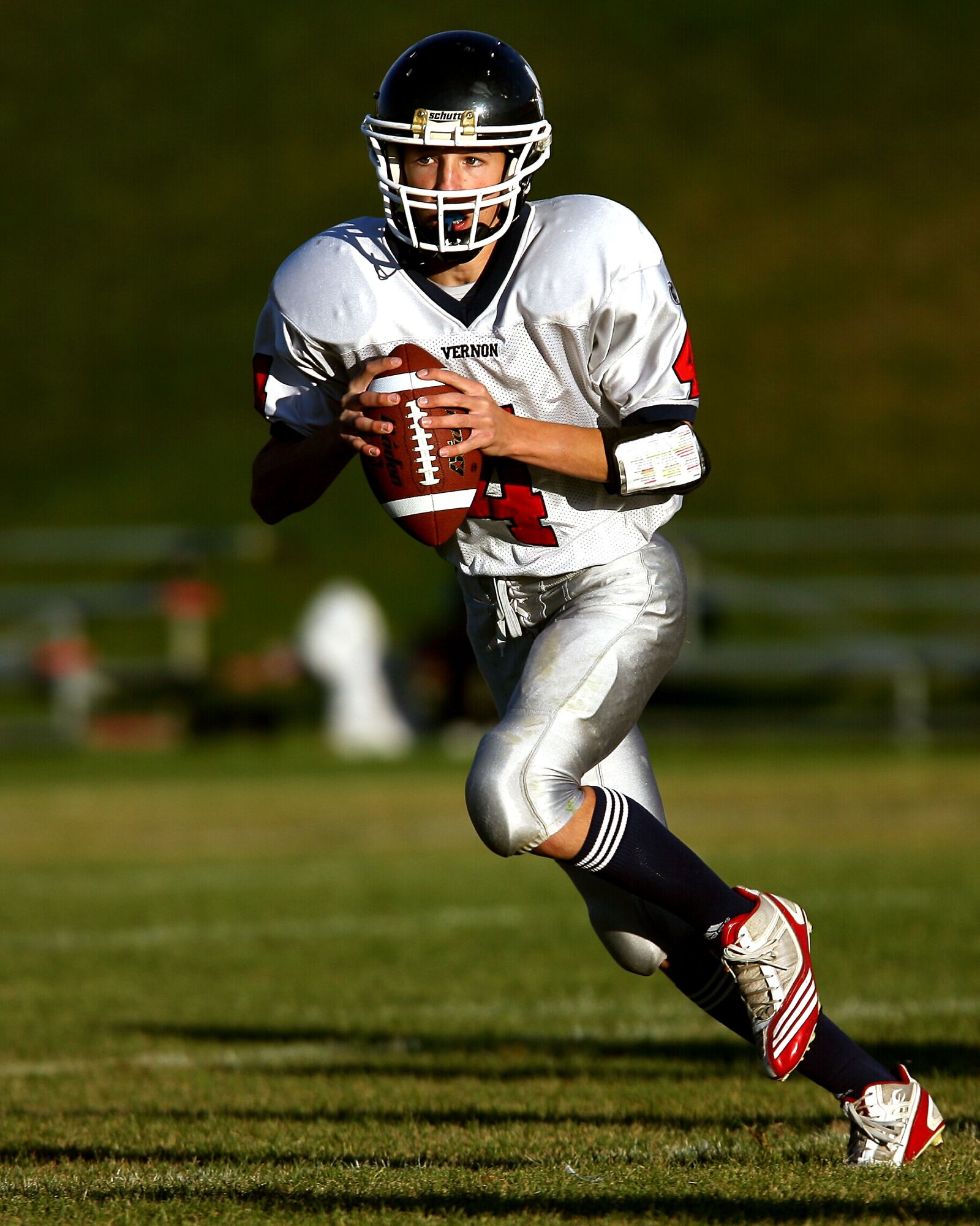 Canon EOS-1D Mark II N sample photo. Quarterback, american football, football photography