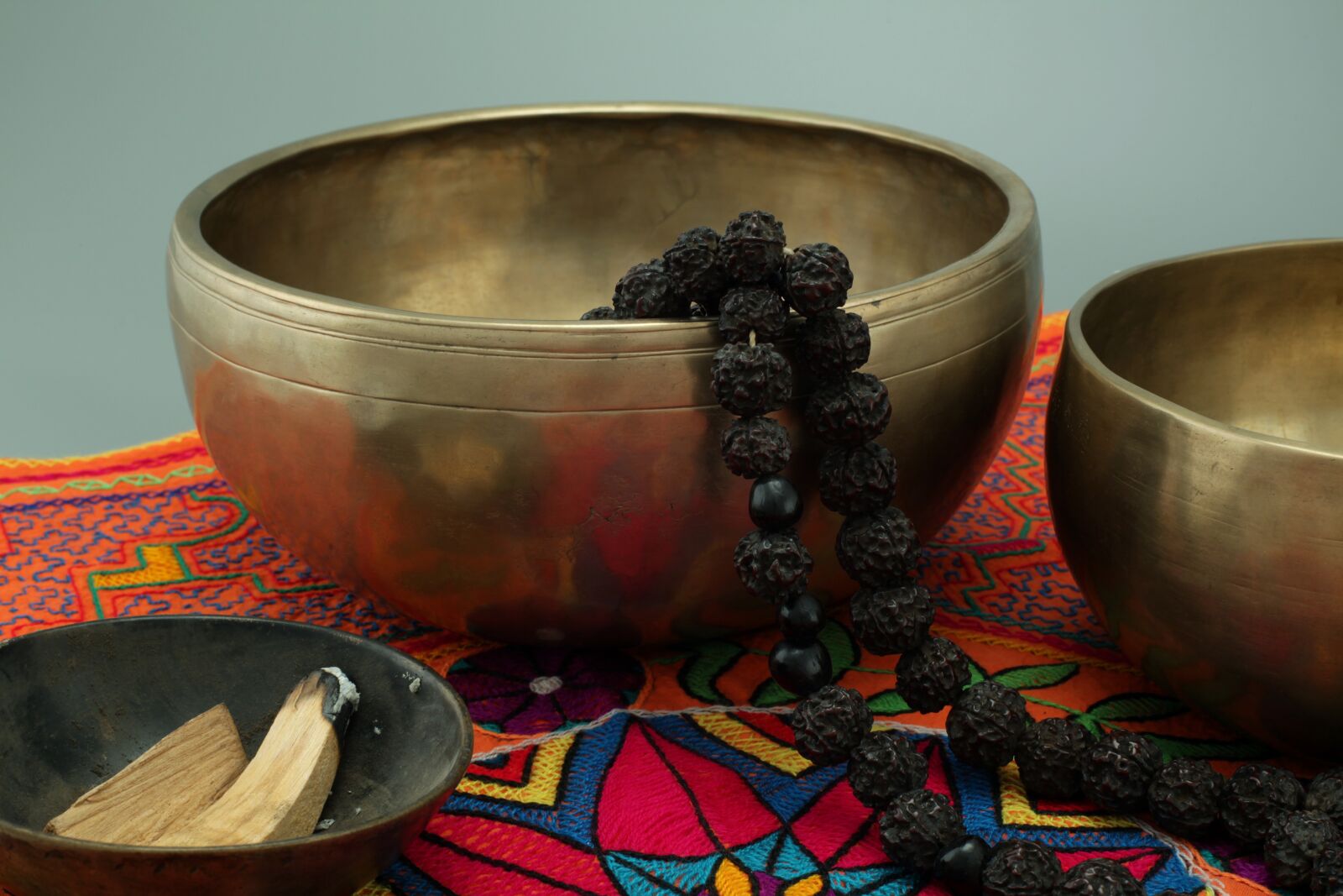 Canon EOS 5D Mark II sample photo. Rudraksha, small, singing bowls photography