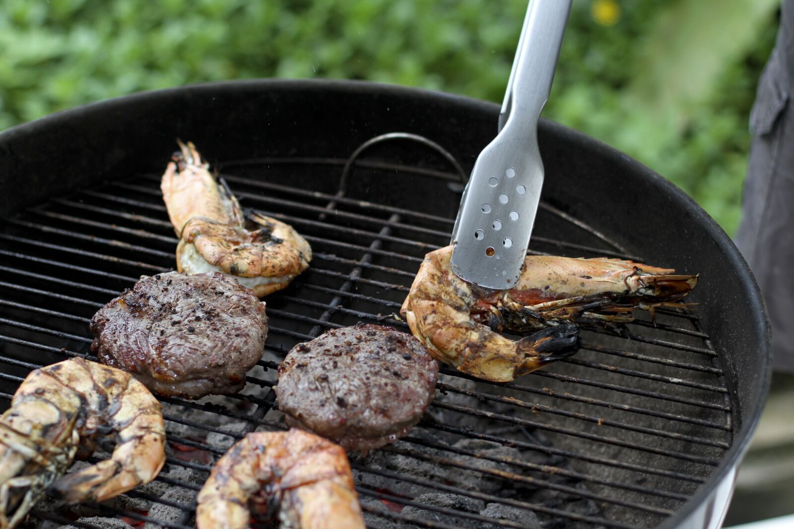Canon EOS 7D sample photo. Surf and turf, prawns photography