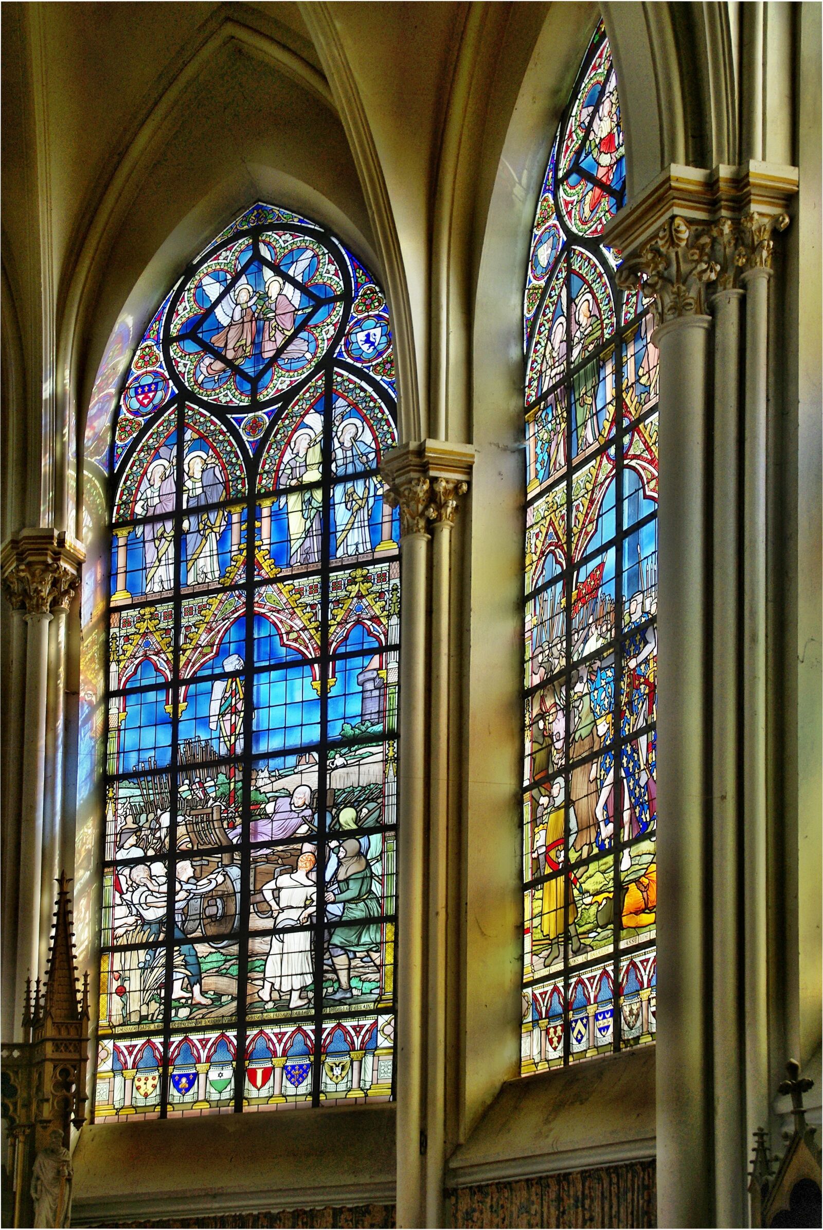 Pentax K200D sample photo. Bouvines, church, stained glass photography