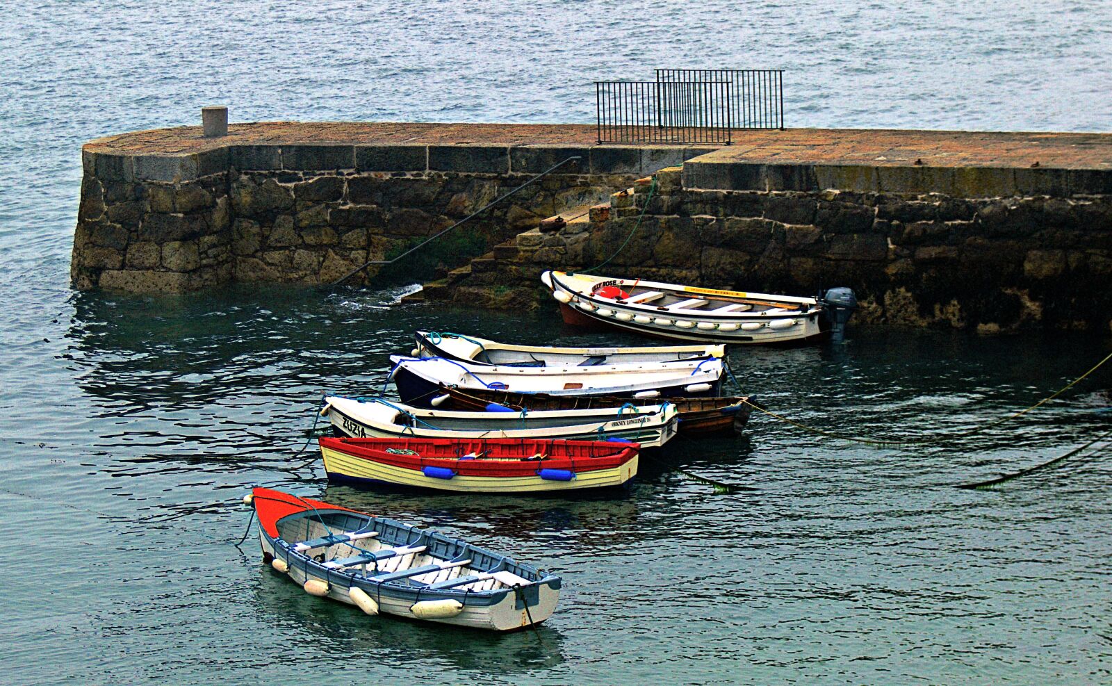 Canon EOS 600D (Rebel EOS T3i / EOS Kiss X5) sample photo. Boats, ireland, sea photography