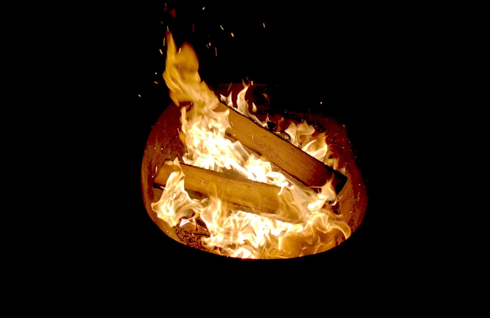 HUAWEI P30 sample photo. Fire, fire bowl, embers photography