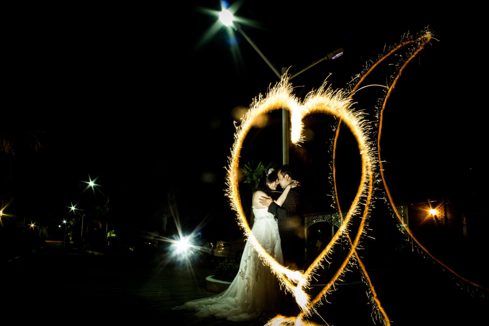 Canon EOS 600D (Rebel EOS T3i / EOS Kiss X5) sample photo. Celebration, marriage, fireworks photography