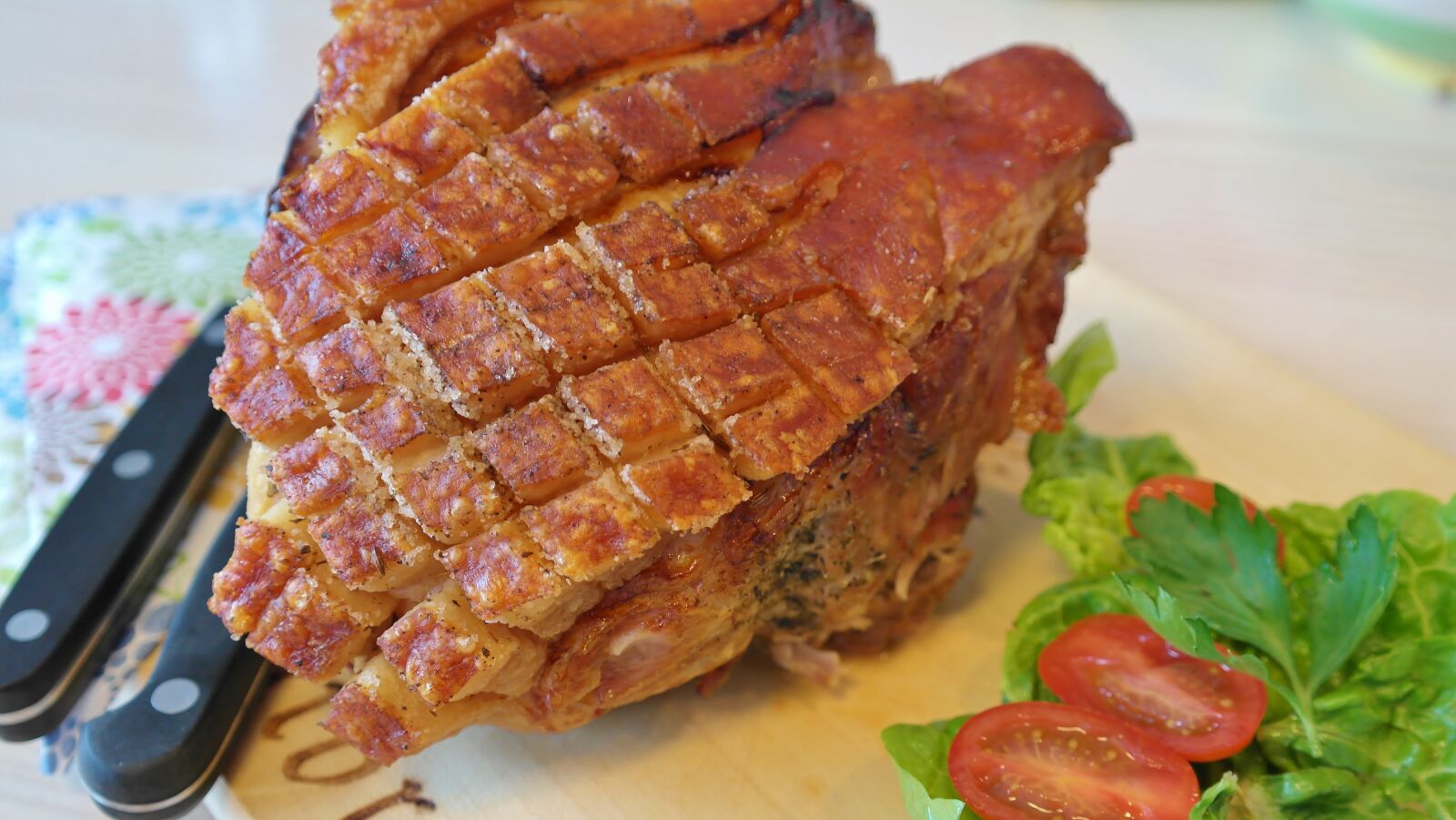 Samsung NX20 sample photo. Roast pork, pig, crust photography