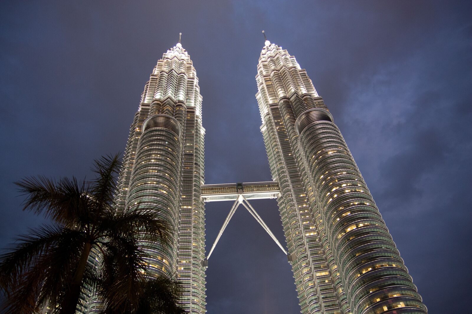 Canon EOS 450D (EOS Rebel XSi / EOS Kiss X2) sample photo. Petronas towers, kuala lumpur photography
