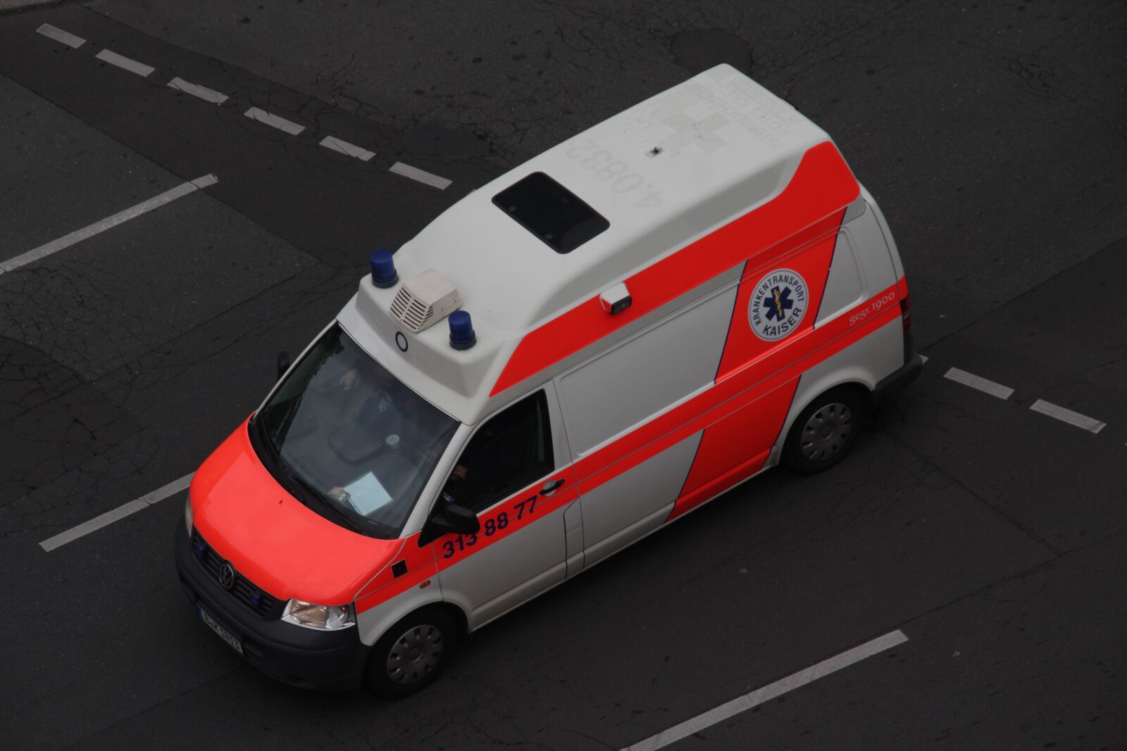 Canon EOS 600D (Rebel EOS T3i / EOS Kiss X5) sample photo. Ambulance, german ambulance, ambulance photography