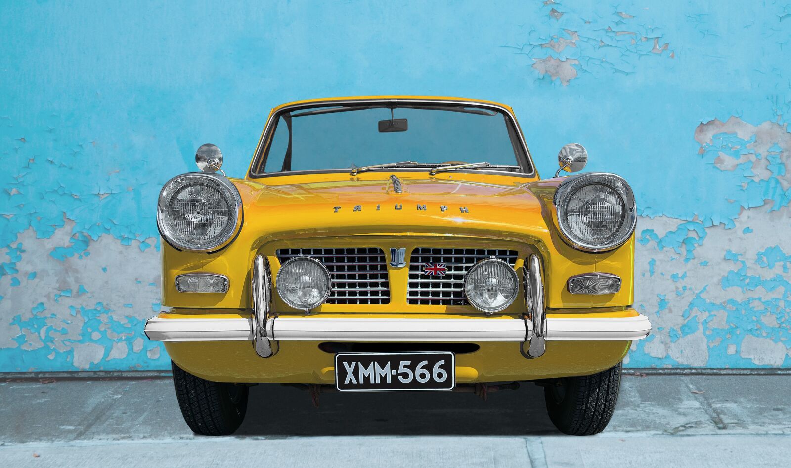 Nikon D3300 sample photo. Triumph, car, yellow photography