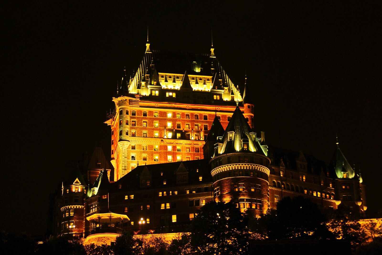Pentax K200D sample photo. Canada, quebec, hotel photography