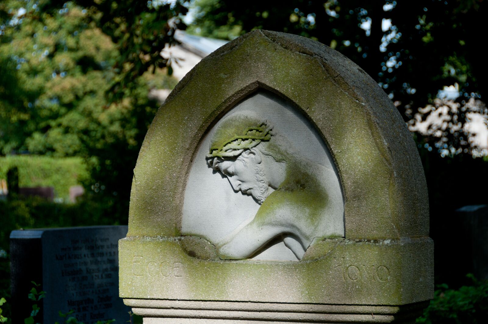 Nikon D5000 sample photo. Grave, tombstone, jesus photography