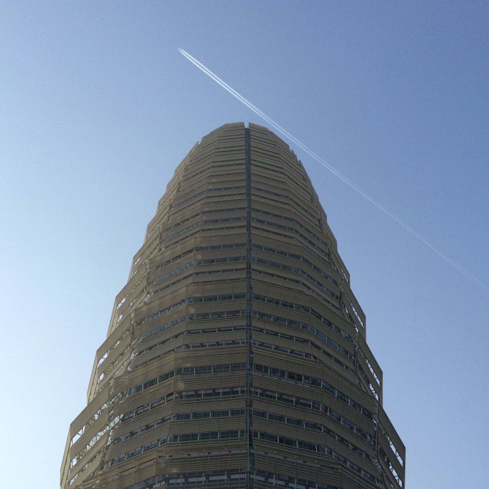 iPhone 5s back camera 4.12mm f/2.2 sample photo. Aircraft, zhengzhou, building photography