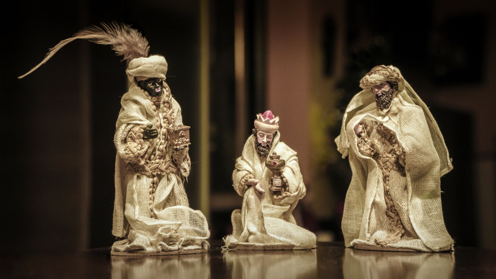 Sony a6000 + Sony E PZ 18-105mm F4 G OSS sample photo. Magi, christmas, kings photography