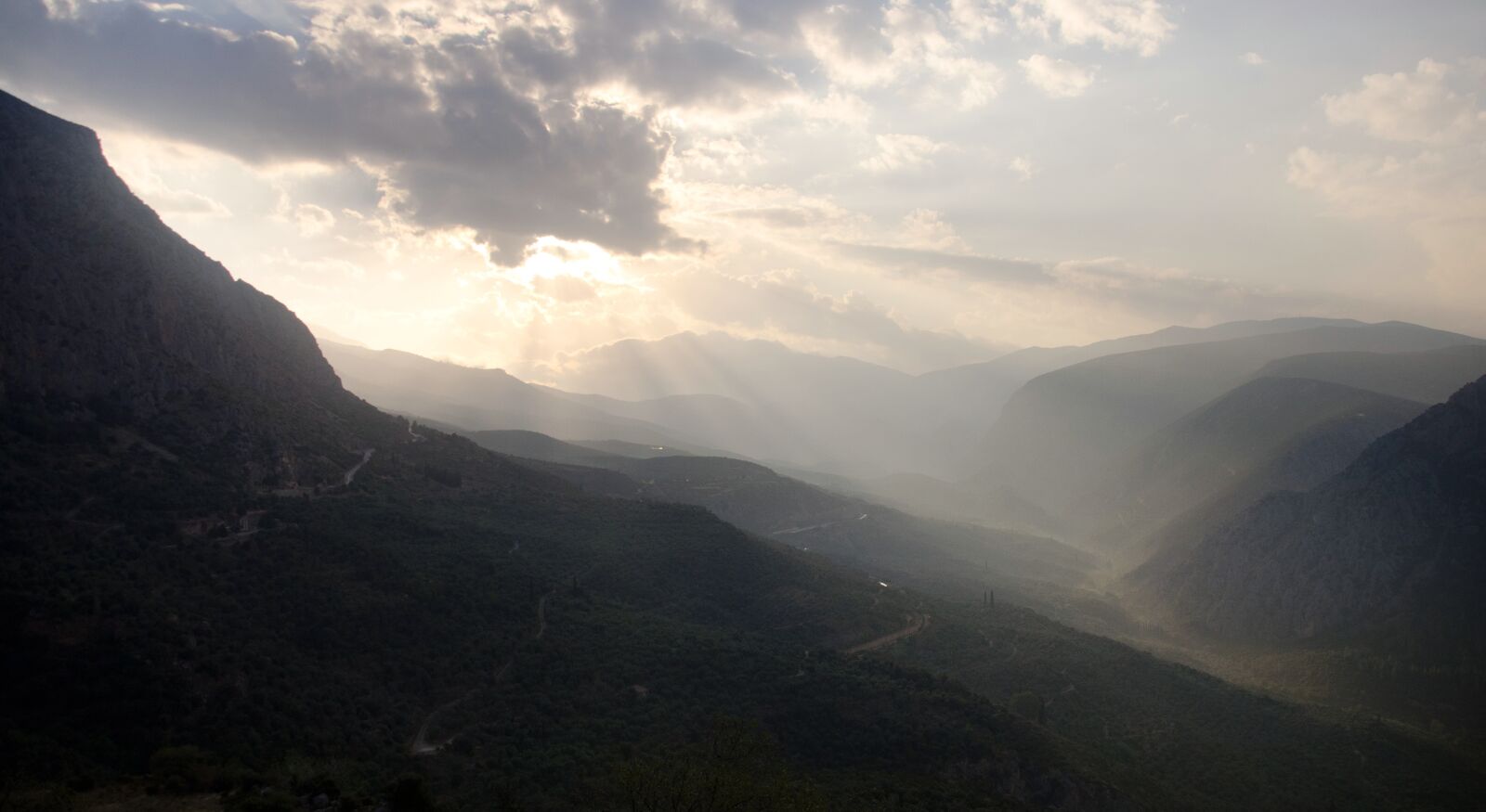 Nikon D7000 sample photo. Delphi, mountains, ancient photography