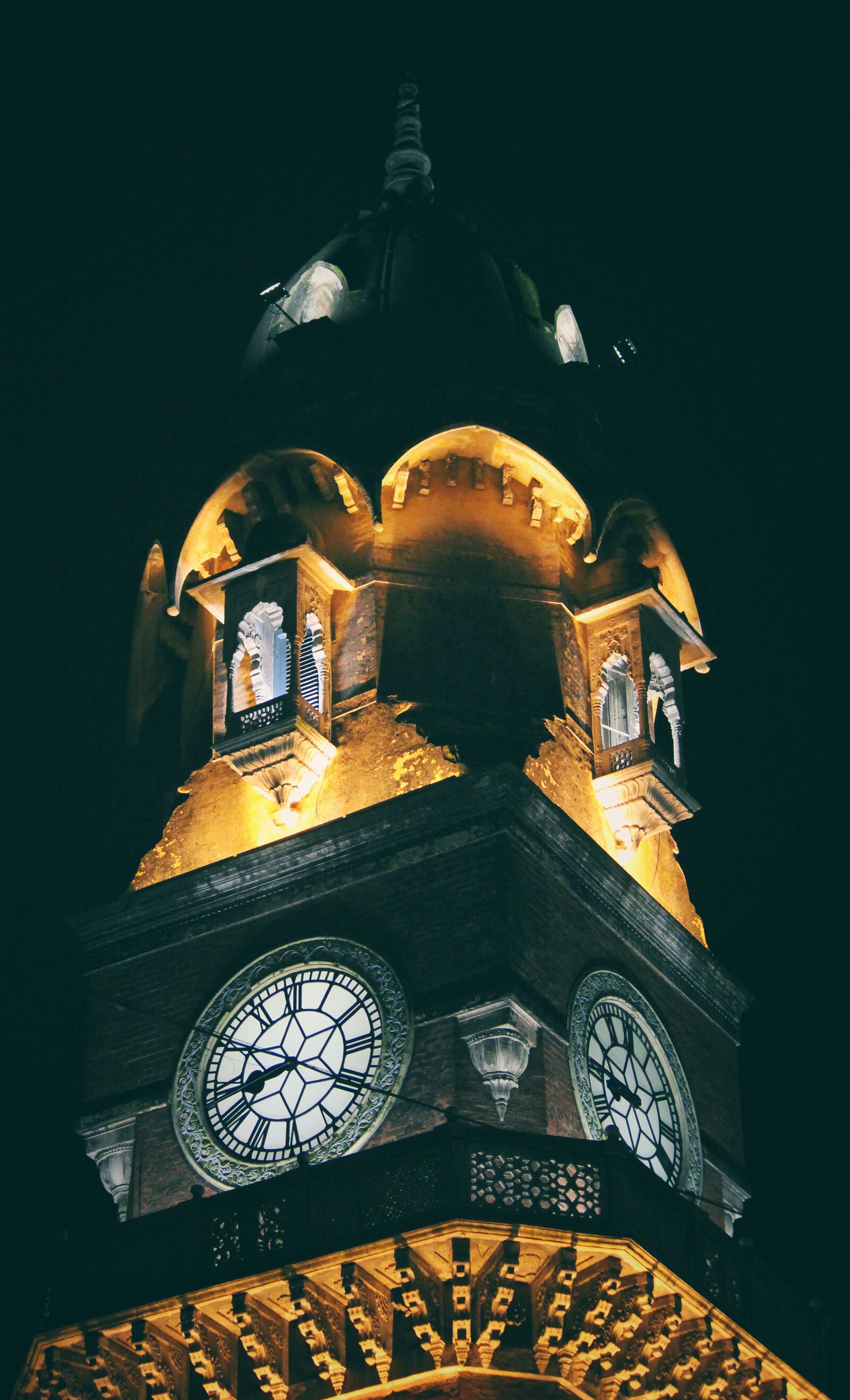Canon EOS 700D (EOS Rebel T5i / EOS Kiss X7i) sample photo. Architecture, building, clock, illuminated photography