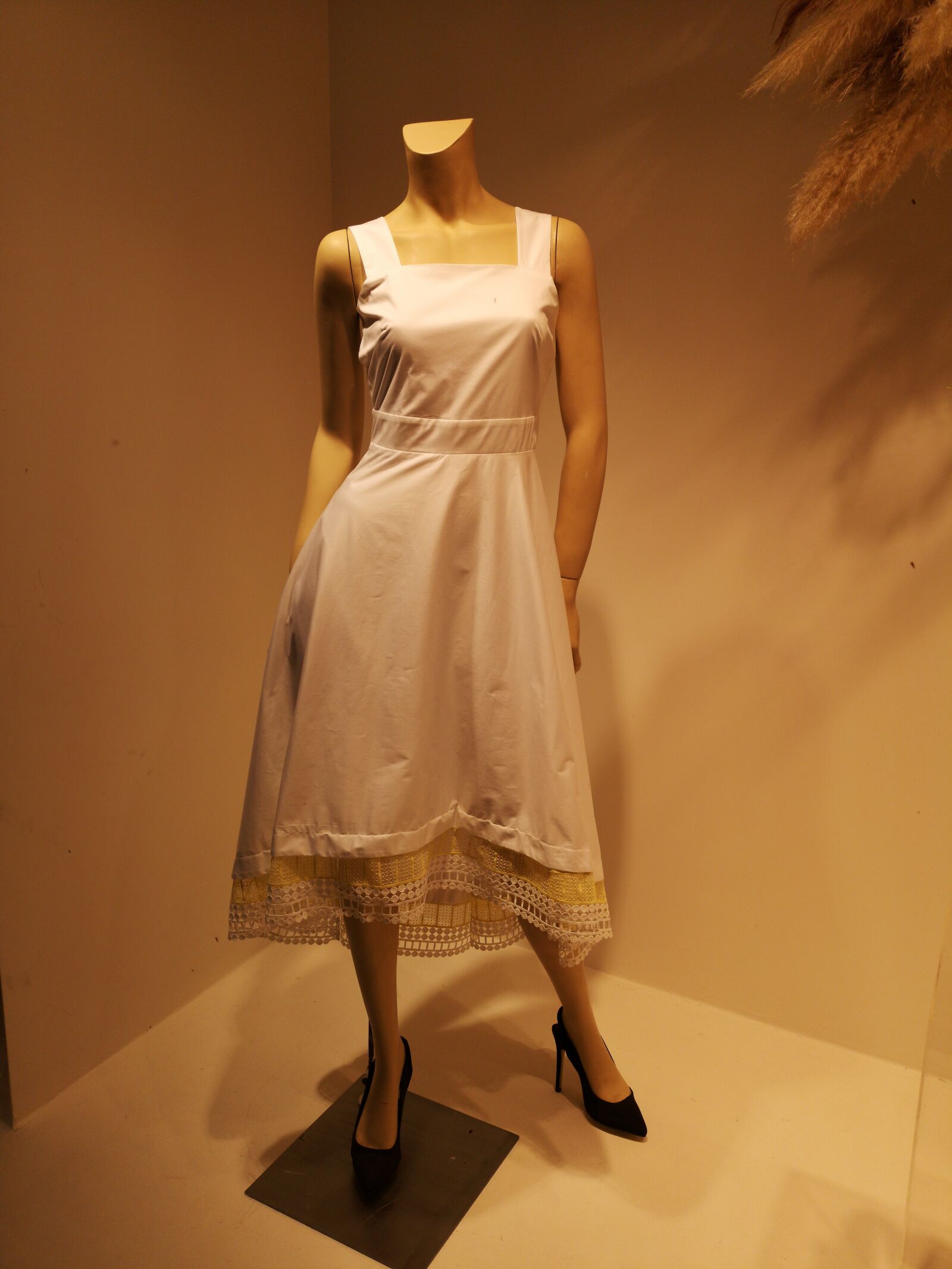 HUAWEI CLT-L09 sample photo. Fashion, dress, product photography
