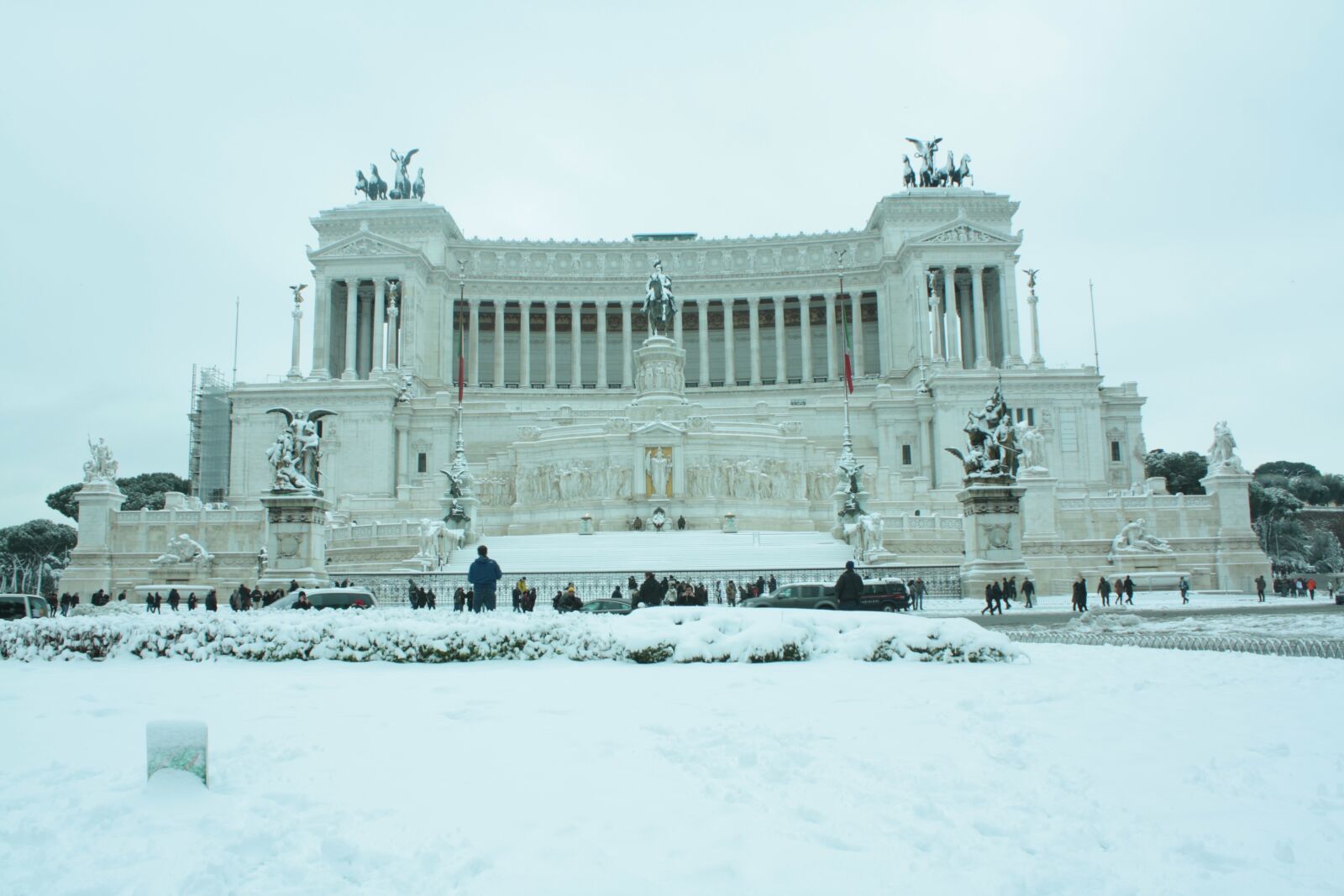 Canon EOS 450D (EOS Rebel XSi / EOS Kiss X2) sample photo. Rome, italy, snow photography
