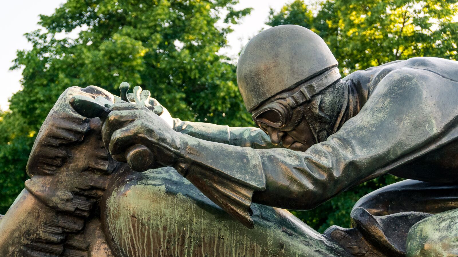 Sony Alpha a5000 (ILCE 5000) sample photo. Monument, figure, sculpture photography