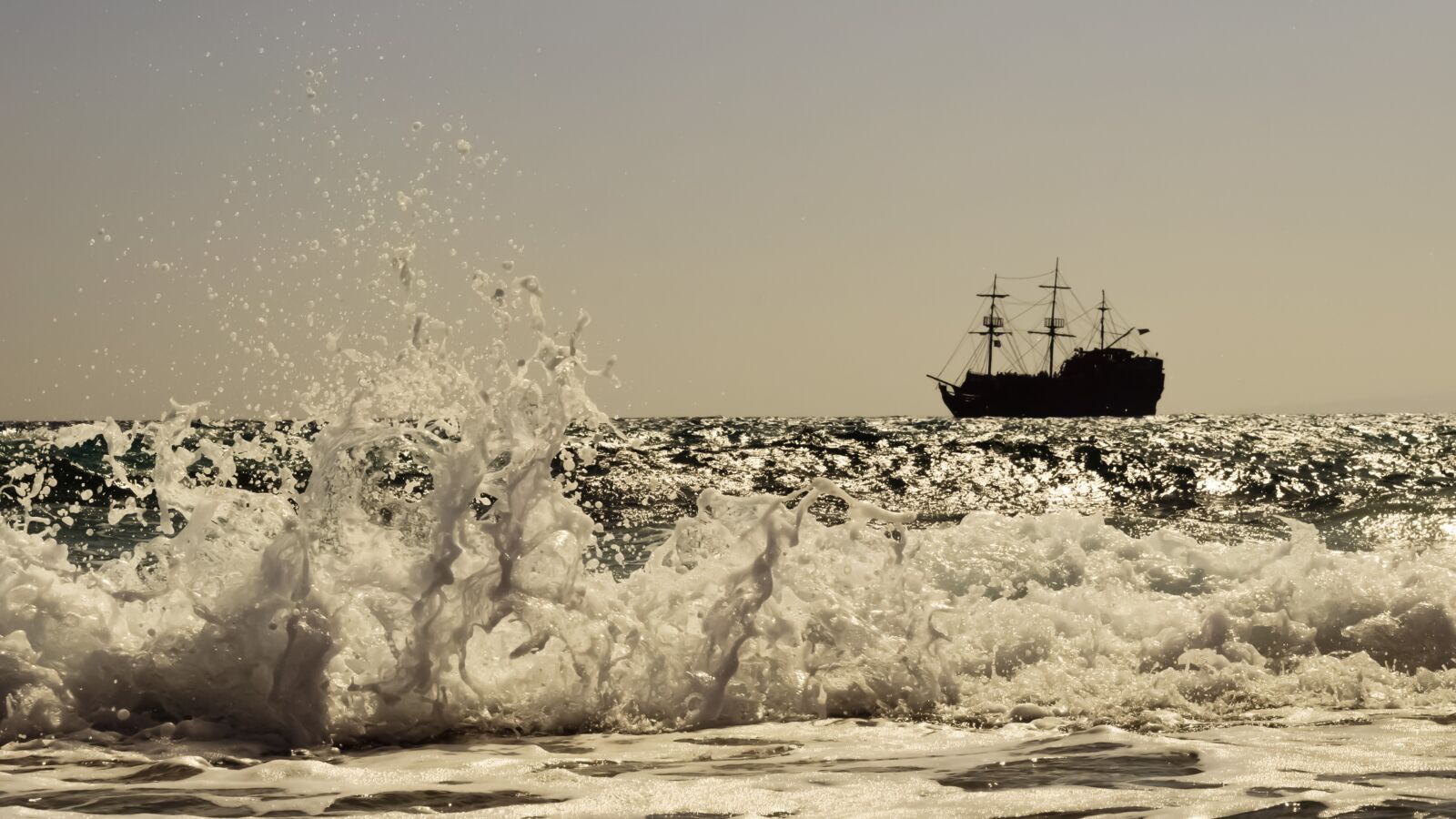 Nikon D3300 sample photo. Wave, smashing, drops photography