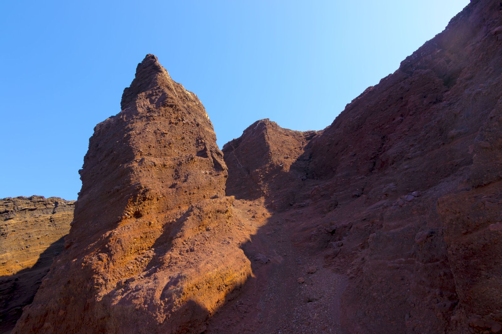 Canon EOS 80D sample photo. Redbeach, santorini, greece photography