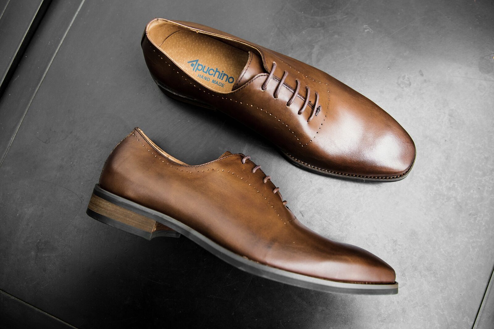Canon EF 24-70mm F2.8L II USM sample photo. Shoes men, shoe, shine photography