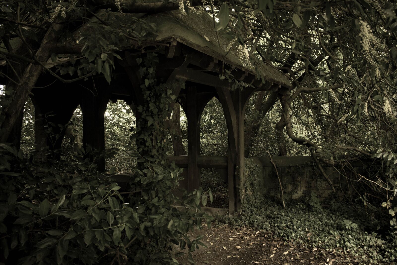 Nikon D5300 sample photo. Church gate, churchyard, cemetery photography