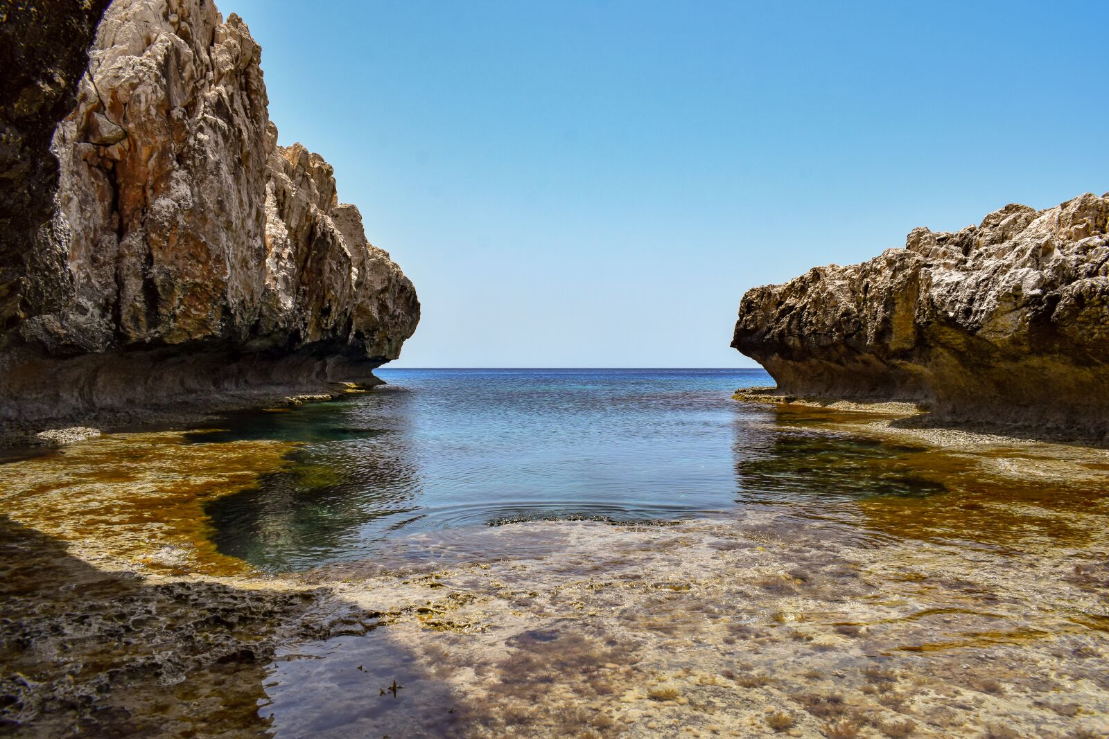 Nikon D3300 sample photo. Rocky coast, cove, landscape photography