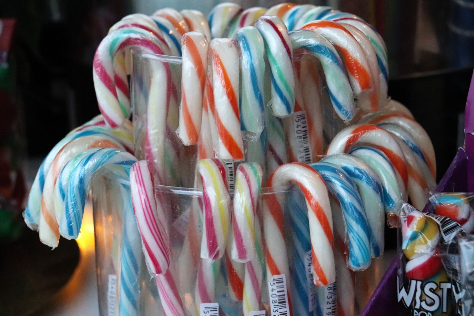 Canon EOS 200D (EOS Rebel SL2 / EOS Kiss X9) sample photo. Colorful candys, sweets, christmas photography
