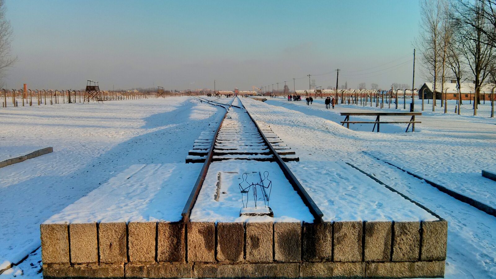 LG Nexus 4 sample photo. Auschwitz, poland, impasse photography