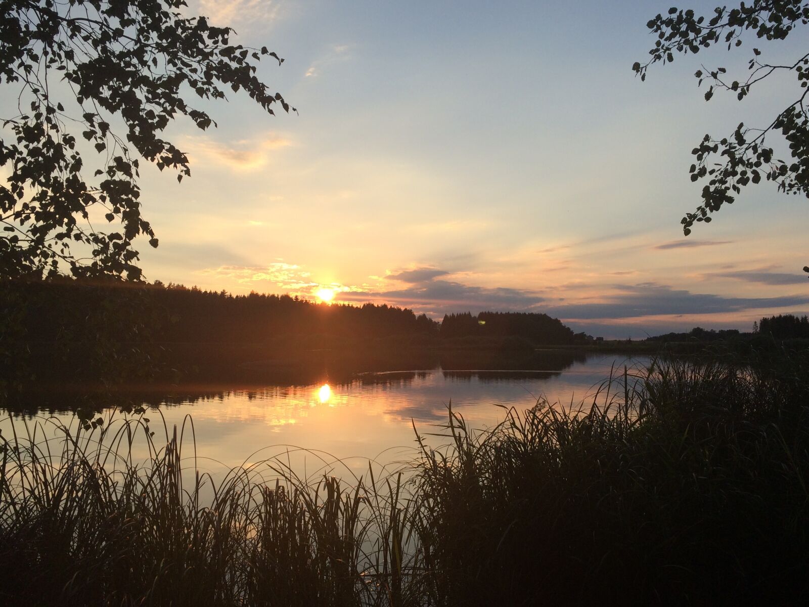 iPhone 5s back camera 4.15mm f/2.2 sample photo. Water, sunset, nature photography