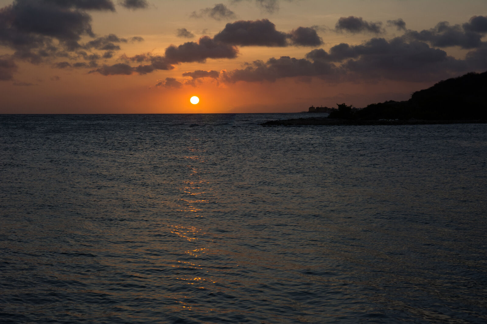 Nikon AF-S DX Nikkor 16-85mm F3.5-5.6G ED VR sample photo. Sea, sunset, ocean, twilight photography