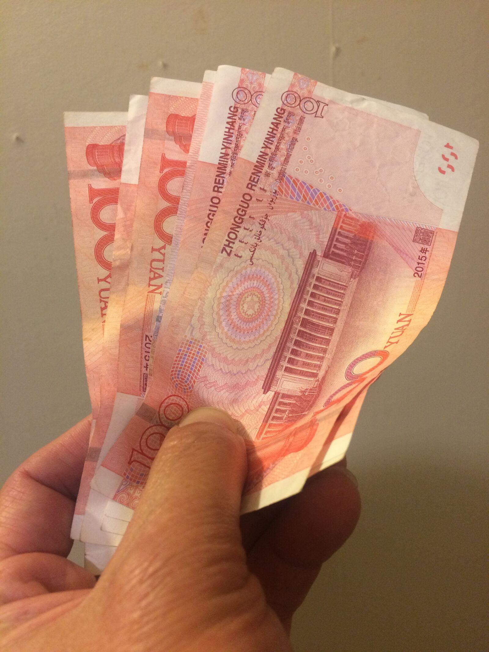 iPhone 5s back camera 4.15mm f/2.2 sample photo. Renminbi, cash, cash payment photography