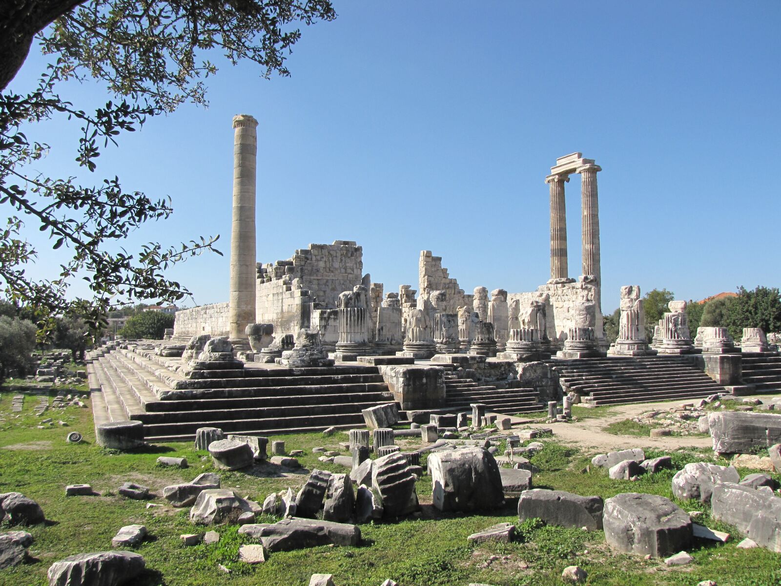 Canon PowerShot SX10 IS sample photo. Didyma, temple, turkey photography