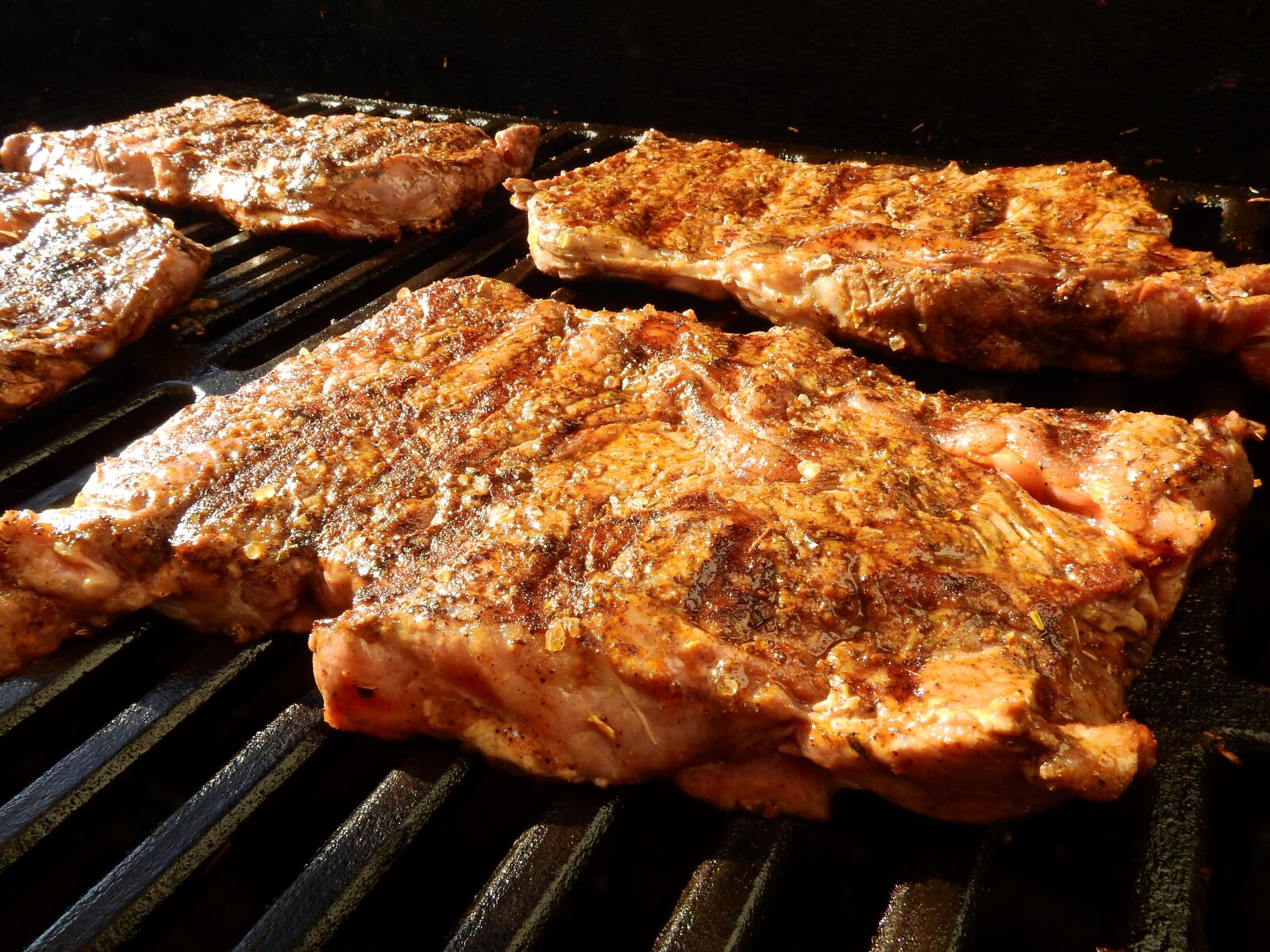 Nikon Coolpix P900 sample photo. Barbecue, grilled, grill photography