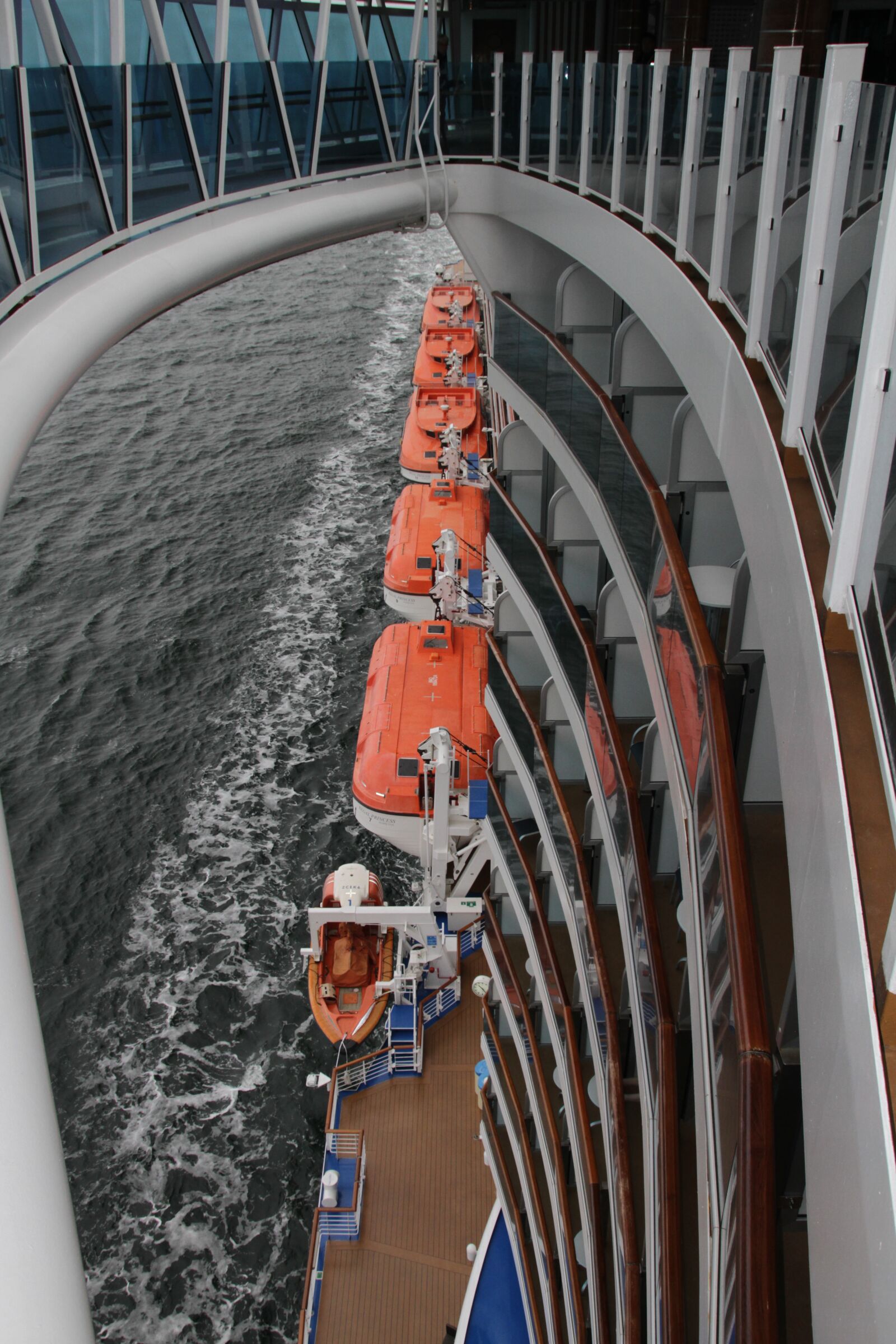 Canon EOS 7D sample photo. Cruise, ship, tourist photography