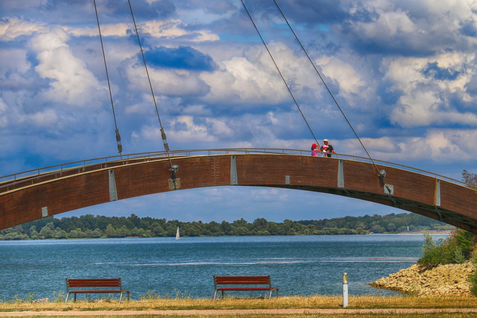 Canon EF-S 18-200mm F3.5-5.6 IS sample photo. Bridge, suspended, lake photography