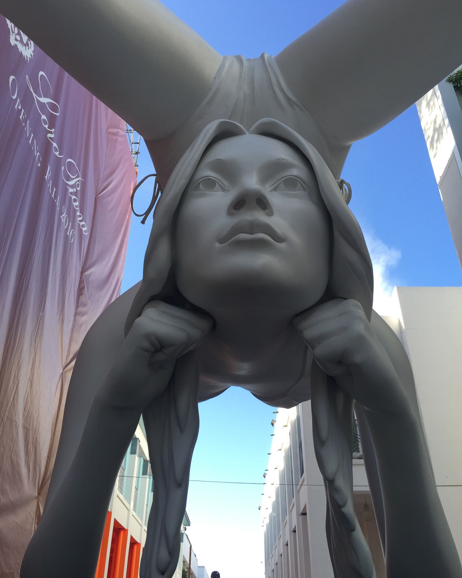 iPhone 6 Plus back camera 4.15mm f/2.2 sample photo. Monument, art, street photography