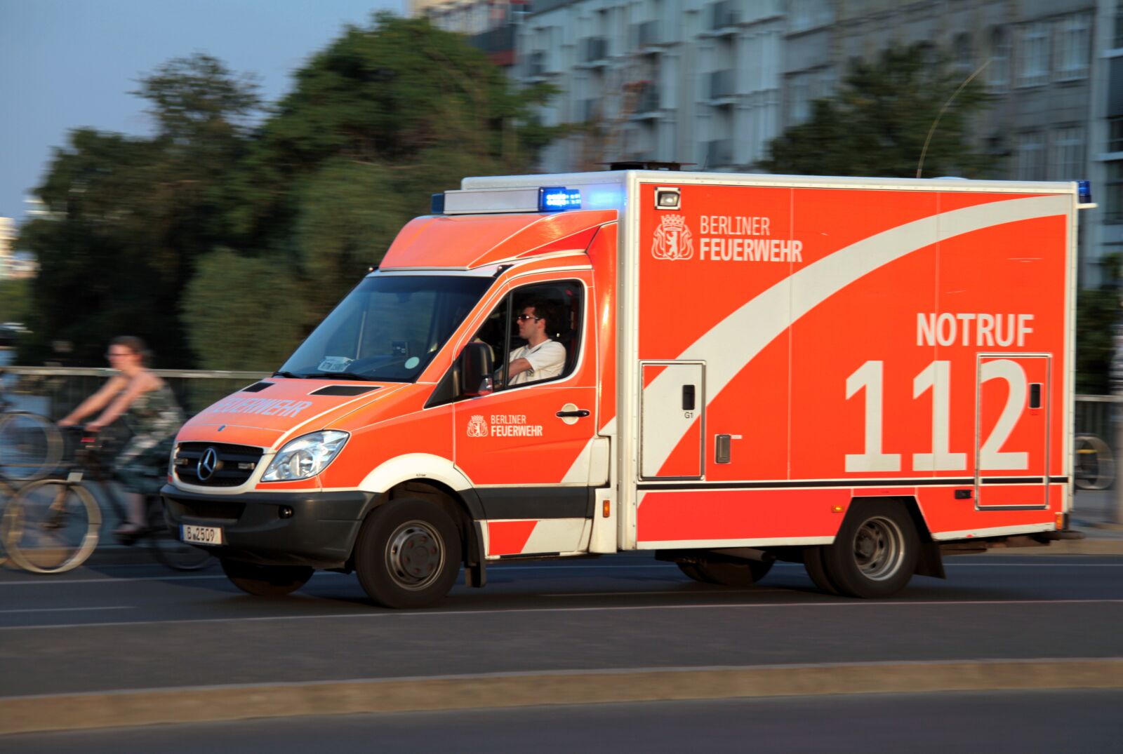 Canon EOS 5D Mark II sample photo. Ambulance, fast, emergency photography