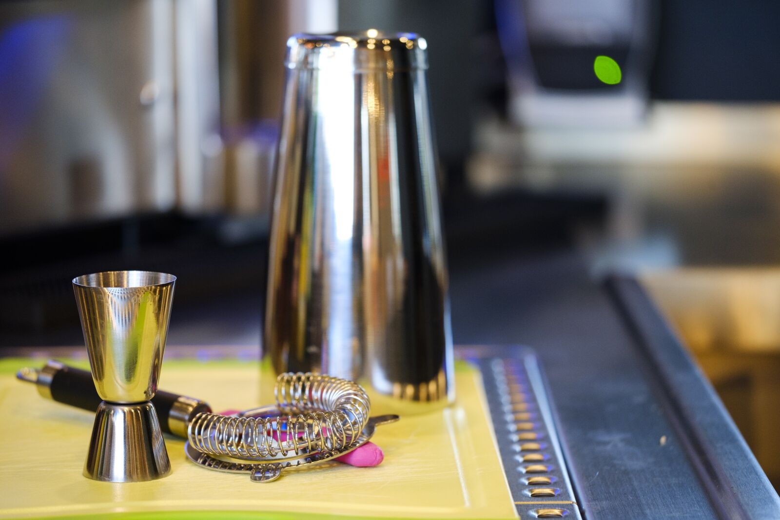 Fujifilm X-T2 + Fujifilm XF 80mm F2.8 R LM OIS WR Macro sample photo. Restaurant, gastronomy, bar photography