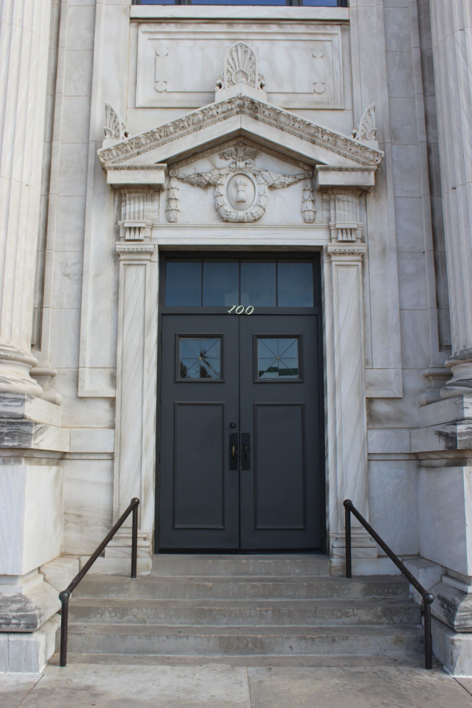 Canon EOS 1200D (EOS Rebel T5 / EOS Kiss X70 / EOS Hi) sample photo. Door, architecture, denton photography