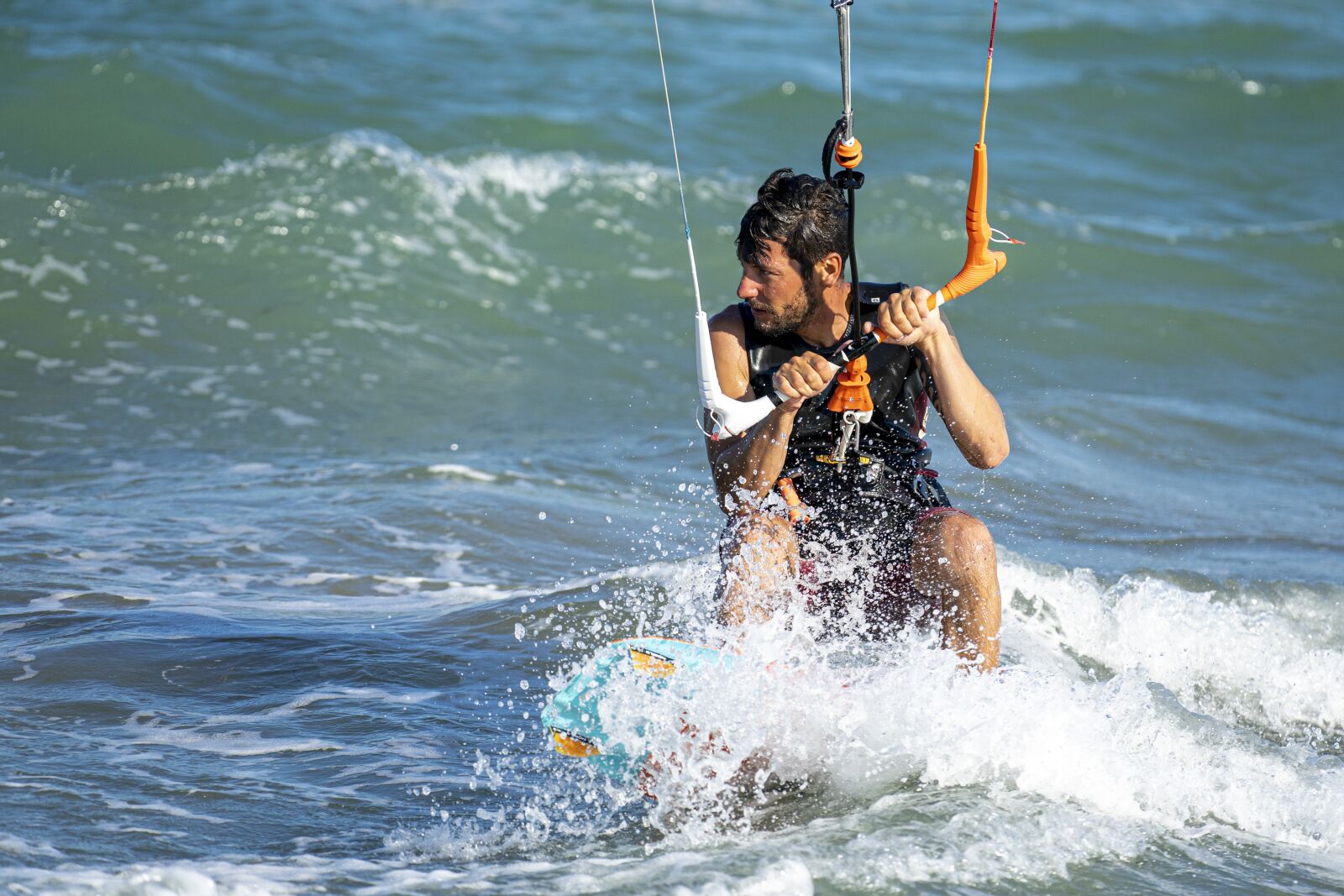 Sony a7 II + Sony FE 70-200mm F4 G OSS sample photo. Kite, surf, extreme photography